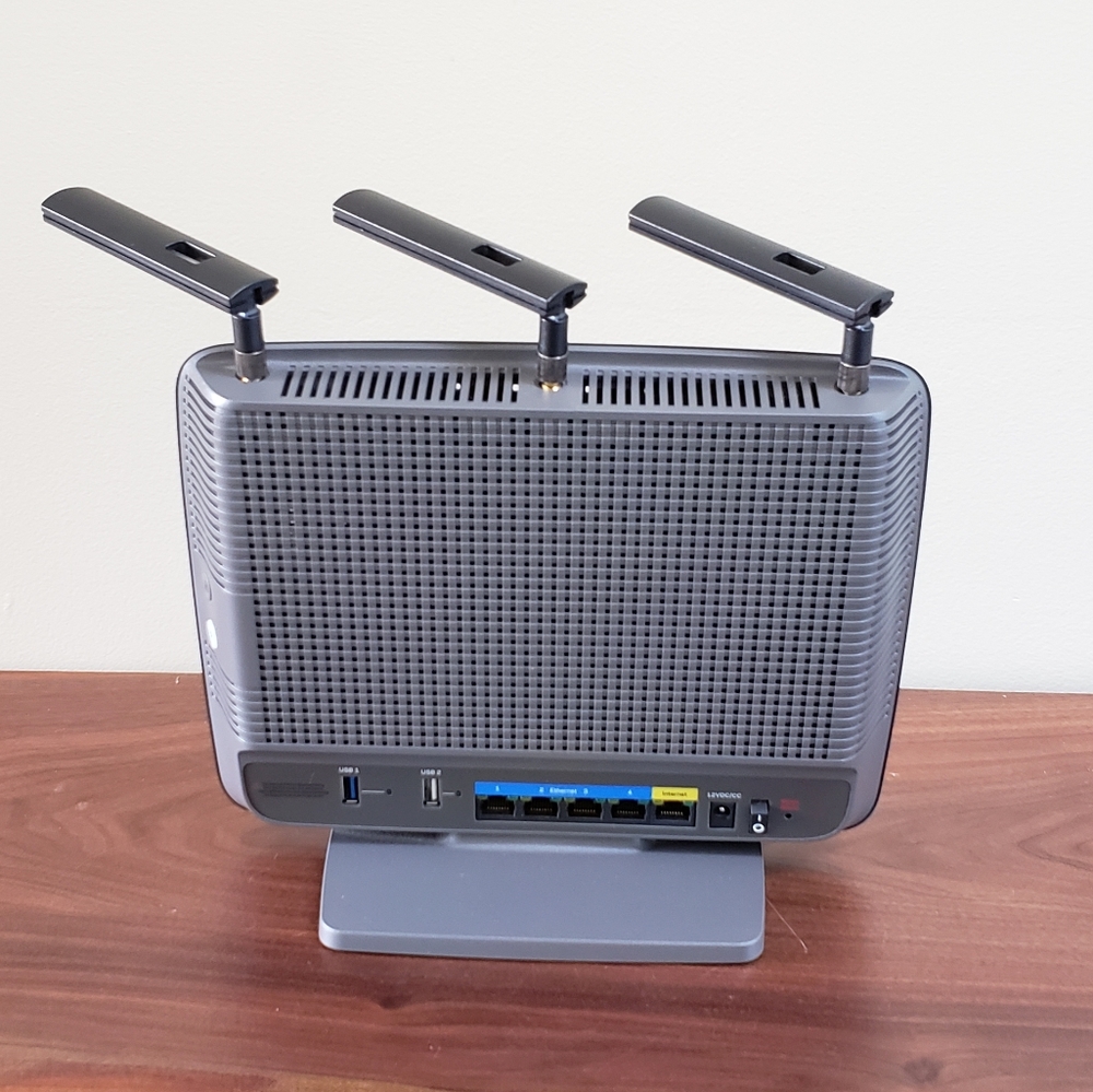 Linksys AC3200 Tri-Band Smart WiFi Router - Picture 11 of 14